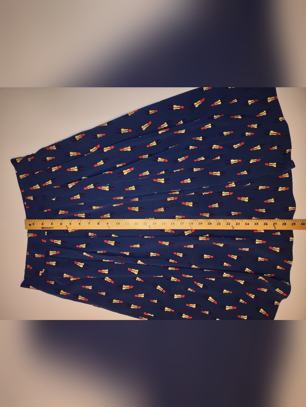 Eva Mendes Lipstick Motif Print Pleated Skirt (Size 4) - Picture 7 of 7